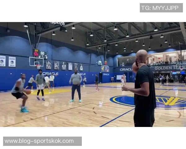 巴萨训练动态霍安加西亚复出在即孔德归队参与训练 巴萨训练动态霍安加西亚复出在即孔德归队参与训练